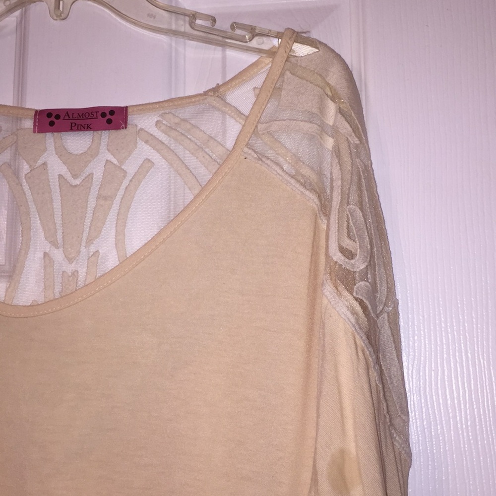 Ladies Top - Picture 2 of 3